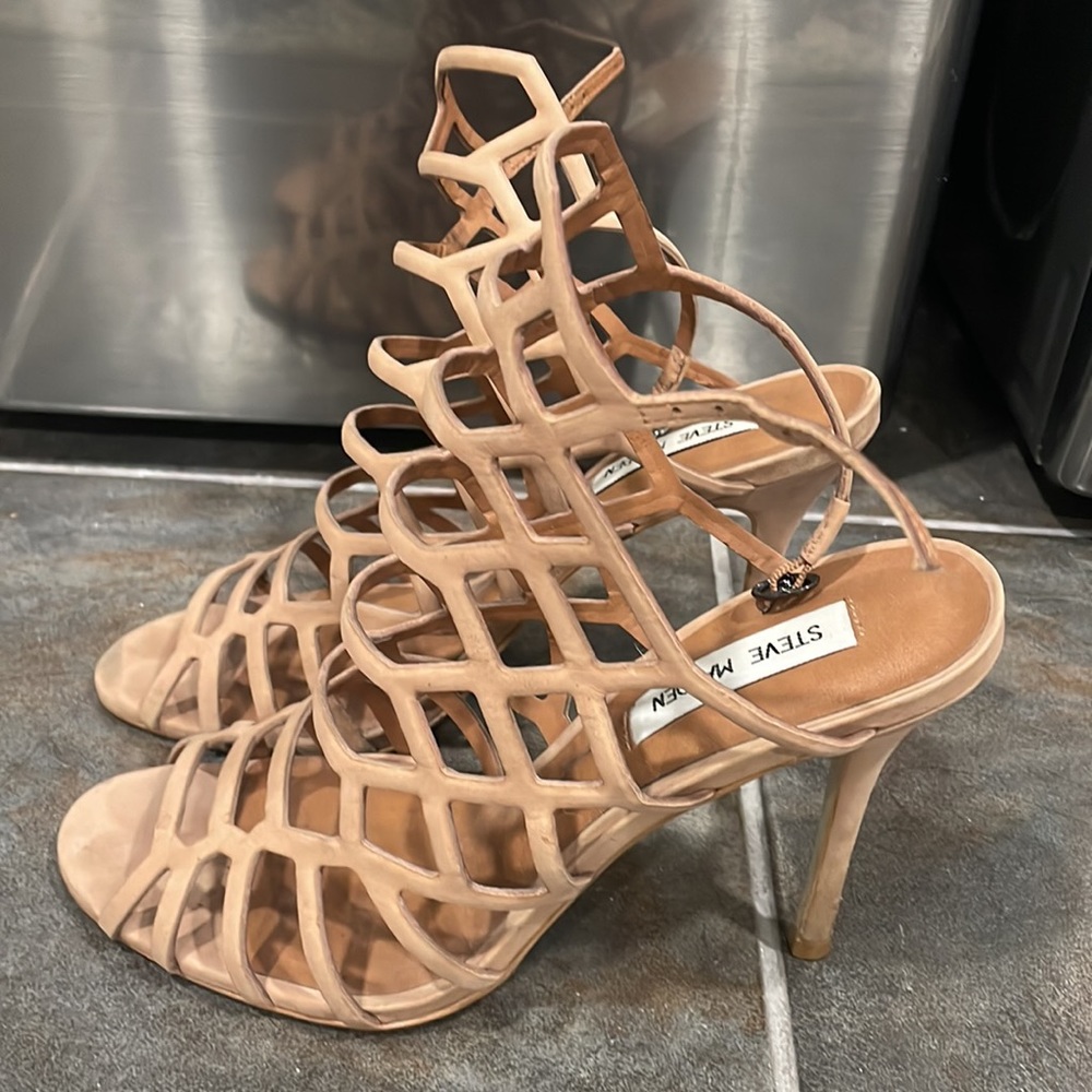 Steven Madden Cream Tan Heels!